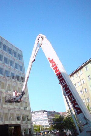 Ikkunanpesu nostimella 2