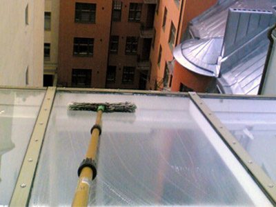 Reach and Wash ikkunanpesu pitkillä varsilla